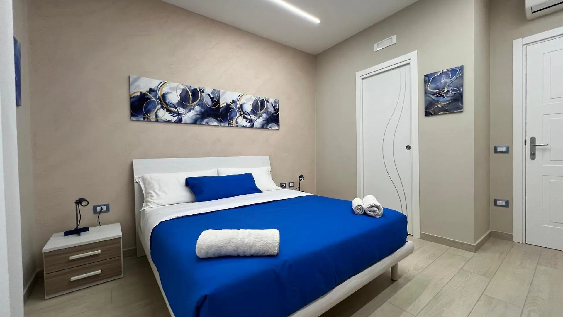 Blu 19 Hotel Naples 0*,  Italy