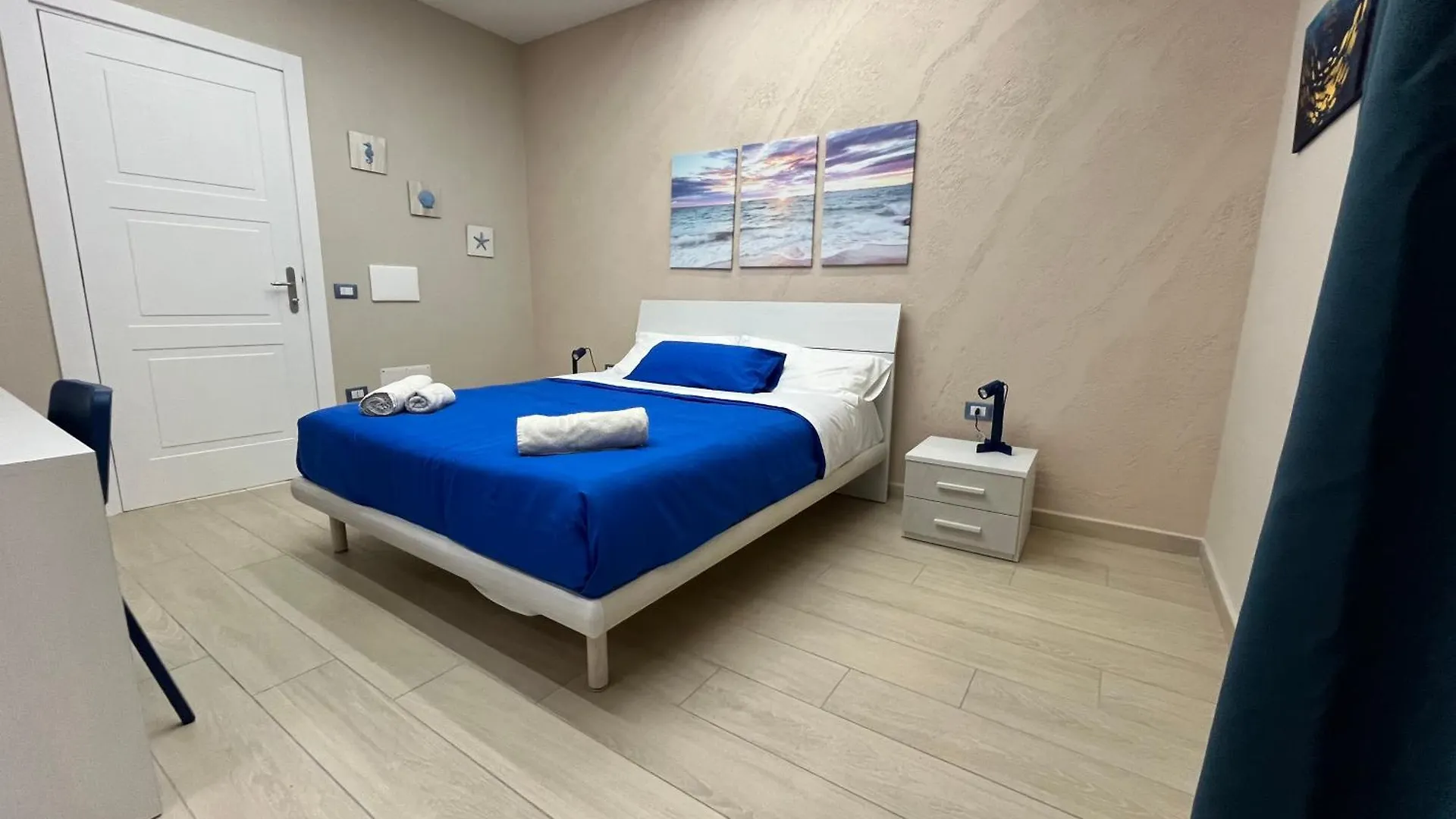 Blu 19 Hotel Naples 0*,  Italy